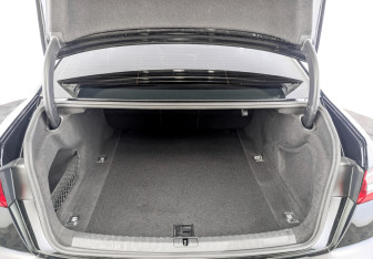 Подержанный автомобиль Audi A6 Sedan 2021 года (10 фото)