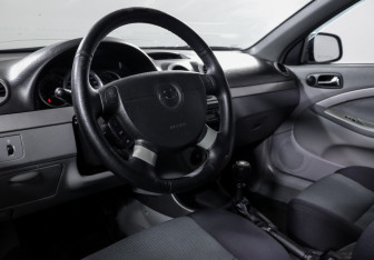 Подержанный автомобиль Chevrolet Lacetti Hatchback 2011 года (14 фото)