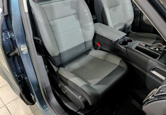 Подержанный автомобиль Citroen C5 Aircross 2022 года (22 фото)