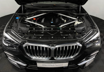Подержанный автомобиль BMW X5 2020 года (10 фото)