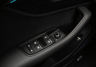 Подержанный автомобиль Audi Q7 2020 года (15 фото)