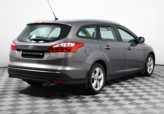Подержанный автомобиль Ford Focus Wagon 2013 года (5 фото)