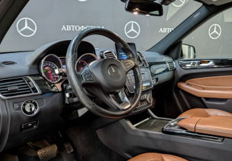 Подержанный автомобиль Mercedes-Benz GLE 2018 года (15 фото)