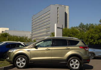 Подержанный автомобиль Ford Kuga 2013 года (6 фото)