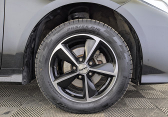 Подержанный автомобиль Toyota Corolla Sedan 2020 года (12 фото)