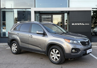 Подержанный автомобиль Kia Sorento 2009 года (3 фото)