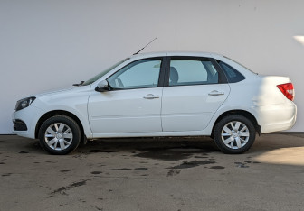 Подержанный автомобиль LADA (ВАЗ) Granta Sedan 2023 года (17 фото)