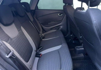 Подержанный автомобиль Renault Kaptur 2017 года (14 фото)
