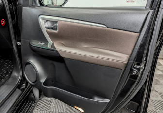 Подержанный автомобиль Toyota Fortuner 2019 года (23 фото)