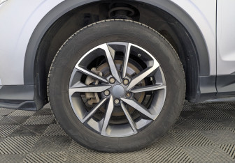 Подержанный автомобиль Geely Coolray 2022 года (12 фото)