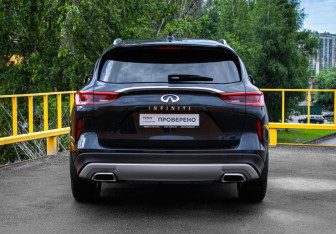 Подержанный автомобиль Infiniti QX50 2018 года (6 фото)
