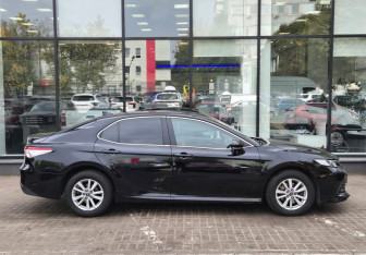 Подержанный автомобиль Toyota Camry Sedan 2020 года (4 фото)
