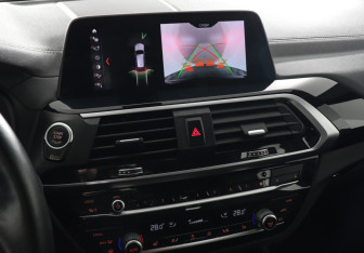 Подержанный автомобиль BMW X3 2020 года (16 фото)