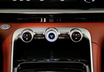 Подержанный автомобиль Exeed RX 2023 года (10 фото)