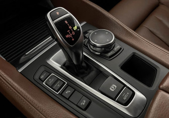 Подержанный автомобиль BMW X6 2016 года (16 фото)