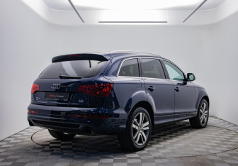 Подержанный автомобиль Audi Q7 2013 года (5 фото)