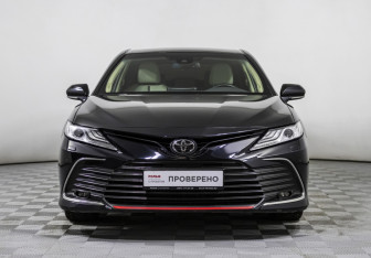 Подержанный автомобиль Toyota Camry Sedan 2021 года (2 фото)