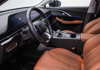 Подержанный автомобиль Omoda C5 2023 года (10 фото)