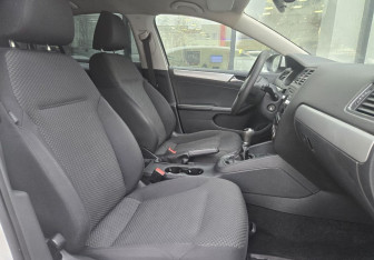 Подержанный автомобиль Volkswagen Jetta Sedan 2013 года (10 фото)