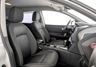 Подержанный автомобиль Nissan Qashqai 2013 года (23 фото)