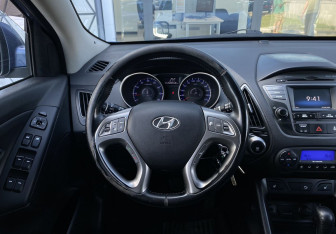 Подержанный автомобиль Hyundai ix35 2014 года (14 фото)