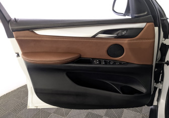 Подержанный автомобиль BMW X5 2018 года (19 фото)