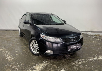 Подержанный автомобиль Kia Cerato Sedan 2011 года (3 фото)