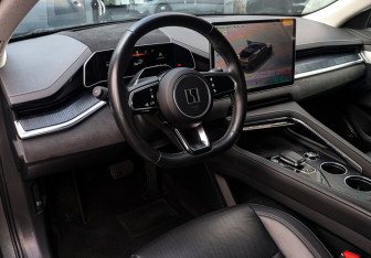 Подержанный автомобиль Zeekr 001 2023 года (16 фото)