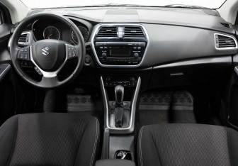 Подержанный автомобиль Suzuki SX4 Hatchback 2019 года (10 фото)