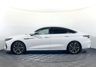 Подержанный автомобиль Chery Arrizo 8 2023 года (8 фото)