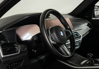 Подержанный автомобиль BMW X5 2020 года (11 фото)