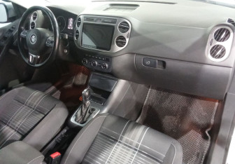 Подержанный автомобиль Volkswagen Tiguan 2015 года (10 фото)