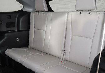 Подержанный автомобиль Toyota Highlander 2020 года (22 фото)