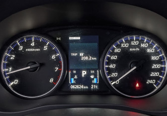 Подержанный автомобиль Mitsubishi Outlander 2012 года (16 фото)