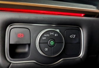 Подержанный автомобиль Jaecoo J8 2024 года (30 фото)