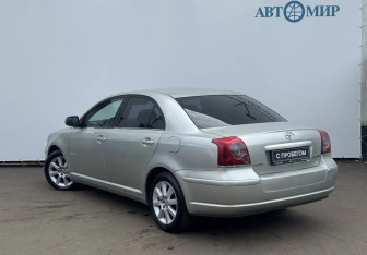 Подержанный автомобиль Toyota Avensis Sedan 2008 года (6 фото)
