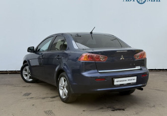 Подержанный автомобиль Mitsubishi Lancer Sedan 2008 года (7 фото)