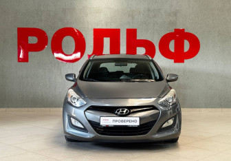 Подержанный автомобиль Hyundai i30 Wagon 2013 года (2 фото)