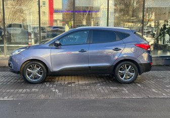 Подержанный автомобиль Hyundai ix35 2014 года (5 фото)