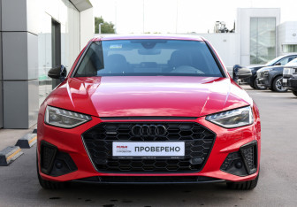 Подержанный автомобиль Audi A4 Sedan 2020 года (2 фото)