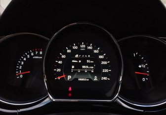 Подержанный автомобиль Kia Ceed Hatchback 2016 года (14 фото)