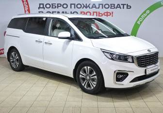 Подержанный автомобиль Kia Carnival 2019 года (3 фото)