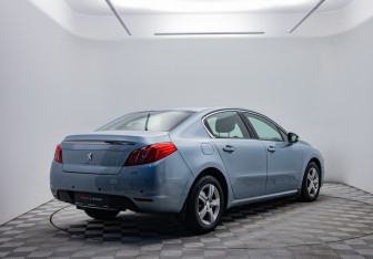 Подержанный автомобиль Peugeot 508 Sedan 2012 года (5 фото)