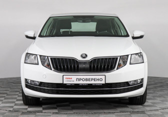 Подержанный автомобиль Skoda Octavia Liftback 2018 года (2 фото)