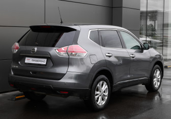 Подержанный автомобиль Nissan X-Trail 2016 года (5 фото)