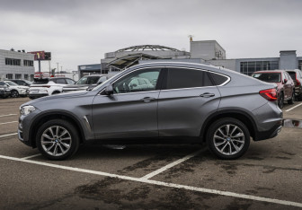 Подержанный автомобиль BMW X6 2019 года (9 фото)