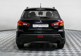 Подержанный автомобиль Mitsubishi ASX 2012 года (6 фото)