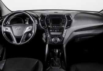 Подержанный автомобиль Hyundai Santa Fe 2015 года (12 фото)