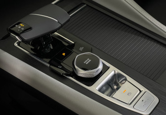 Подержанный автомобиль Changan CS75PLUS 2024 года (16 фото)