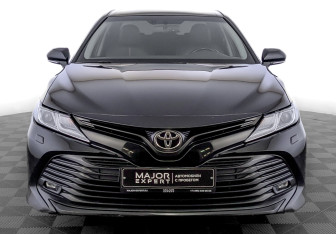 Подержанный автомобиль Toyota Camry Sedan 2019 года (2 фото)